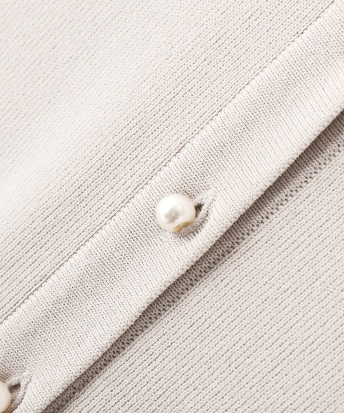 YECCA VECCA（イェッカヴェッカ）の「パール釦ラッフルカーディガン（カーディガン/ボレロ・レディース・オフホワイト/ブラック/グレイッシュベージュ・FREE）」の20枚目の写真