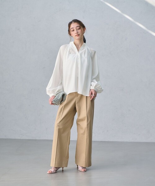 UNITED ARROWS(ユナイテッドアローズ)の「プリーツ ボリュームスリーブ ブラウス ‐ウォッシャブル‐(シャツ/ブラウス・レディース・ブラック/オフホワイト/ライトピンク・FREE)」の5枚目の写真