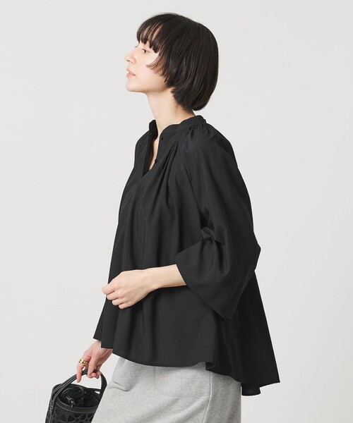UNITED ARROWS(ユナイテッドアローズ)の「プリーツ ボリュームスリーブ ブラウス ‐ウォッシャブル‐(シャツ/ブラウス・レディース・ブラック/オフホワイト/ライトピンク・FREE)」の8枚目の写真