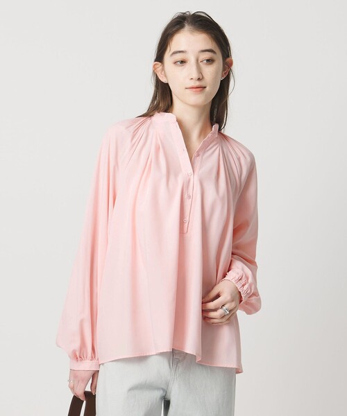 UNITED ARROWS(ユナイテッドアローズ)の「プリーツ ボリュームスリーブ ブラウス ‐ウォッシャブル‐(シャツ/ブラウス・レディース・ブラック/オフホワイト/ライトピンク・FREE)」の13枚目の写真