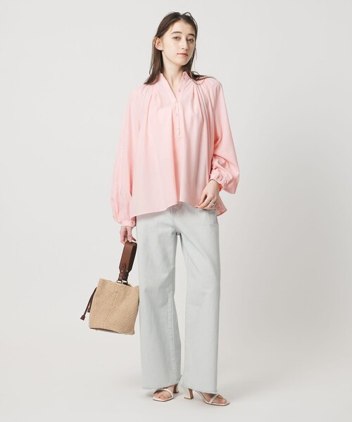 UNITED ARROWS(ユナイテッドアローズ)の「プリーツ ボリュームスリーブ ブラウス ‐ウォッシャブル‐(シャツ/ブラウス・レディース・ブラック/オフホワイト/ライトピンク・FREE)」の14枚目の写真