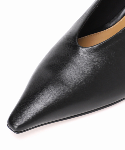 GRISE（グリーズ）の「《追加》GRISE5cmポインテッドレザーソフトウェッジパンプス（パンプス・レディース・ベージュ系その他/アイボリー/ブラック・25cm/24cm/23.5cm/22cm/23cm/22.5cm/24.5cm）」の22枚目の写真