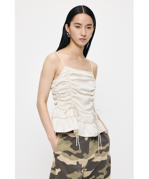 MOUSSY(マウジー)の「SATIN GATHER キャミソール(キャミソール・レディース・ブラウン系その他/ブラック/アイボリー・FREE)」の22枚目の写真