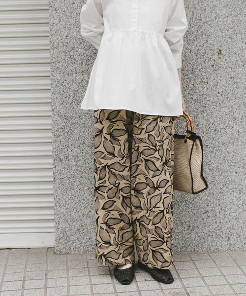 ITEMS URBANRESEARCH（アイテムズ アーバンリサーチ）の「『Sサイズあり』リネンレーヨンワイドパンツ（その他パンツ・レディース・ブラウン系その他/ライトベージュ/グリーン・MEDIUM/SMALL）」の22枚目の写真