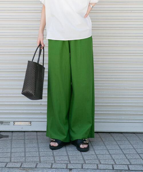 ITEMS URBANRESEARCH（アイテムズ アーバンリサーチ）の「『Sサイズあり/洗濯可』リネンレーヨンワイドパンツ（その他パンツ・レディース・ブラウン系その他/ライトベージュ/グリーン/ネイビー・MEDIUM/SMALL）」の14枚目の写真