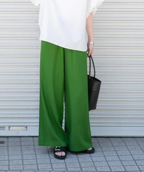 ITEMS URBANRESEARCH（アイテムズ アーバンリサーチ）の「『Sサイズあり/洗濯可』リネンレーヨンワイドパンツ（その他パンツ・レディース・ブラウン系その他/ライトベージュ/グリーン/ネイビー・MEDIUM/SMALL）」の15枚目の写真