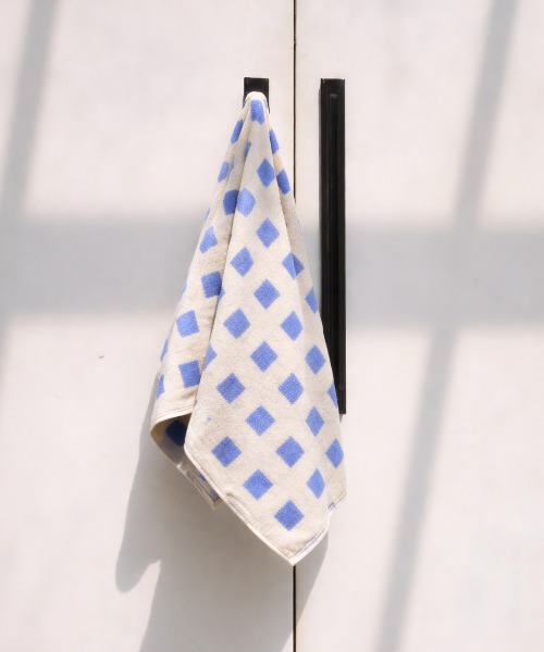 SiNCERE(シンシア)の「〈GRANN/グラン〉 FACE TOWEL /フェイスタオル(タオル・レディース・ブルー/ピンク・ONE SIZE)」の6枚目の写真