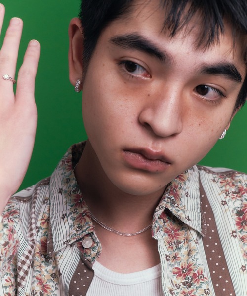 whoseA(フーシー)の「【silver925】Sway Hoop Pierce / スウェイジルコニアフープピアス(ピアス(両耳用)・レディース・クリア/ブラック・FREE)」の8枚目の写真