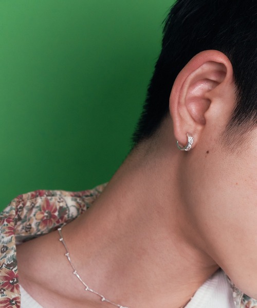 whoseA(フーシー)の「【silver925】Sway Hoop Pierce / スウェイジルコニアフープピアス(ピアス(両耳用)・レディース・クリア/ブラック・FREE)」の9枚目の写真