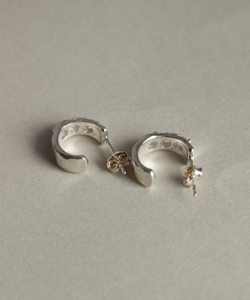 whoseA(フーシー)の「【silver925】Sway Hoop Pierce / スウェイジルコニアフープピアス(ピアス(両耳用)・レディース・クリア/ブラック・FREE)」の11枚目の写真