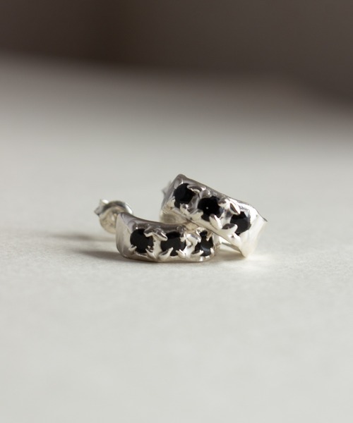whoseA(フーシー)の「【silver925】Sway Hoop Pierce / スウェイジルコニアフープピアス(ピアス(両耳用)・レディース・クリア/ブラック・FREE)」の14枚目の写真