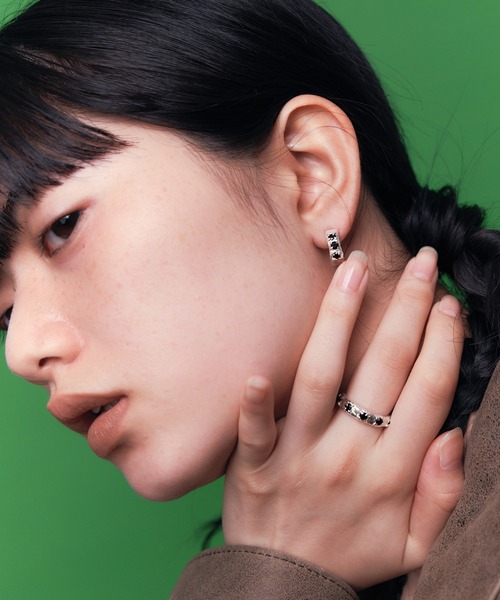 whoseA(フーシー)の「【silver925】Sway Hoop Pierce / スウェイジルコニアフープピアス(ピアス(両耳用)・レディース・クリア/ブラック・FREE)」の19枚目の写真