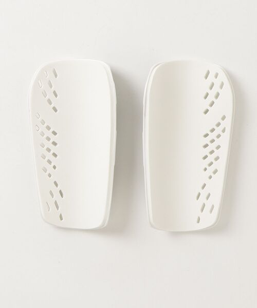 adidas（アディダス）の「ティロ クラブ シンガード / アディダス adidas（スポーツグッズ・メンズ・ブラック/ホワイト・LARGE/MEDIUM/SMALL）」の3枚目の写真