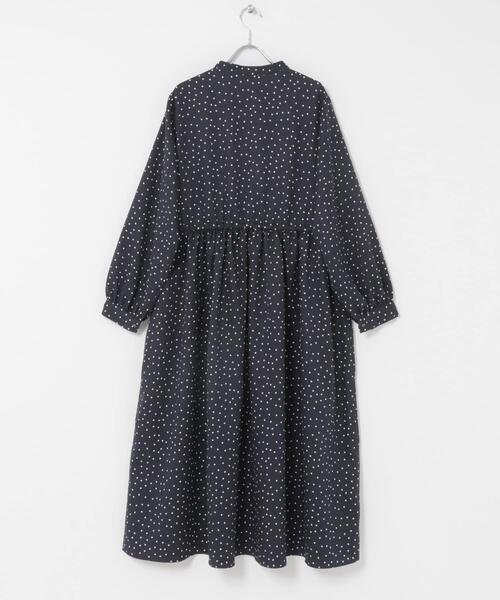 URBAN RESEARCH DOORS(アーバンリサーチドアーズ)の「ドットプリントワンピース(ワンピース・レディース・ブラック/ネイビー・FREE)」の16枚目の写真