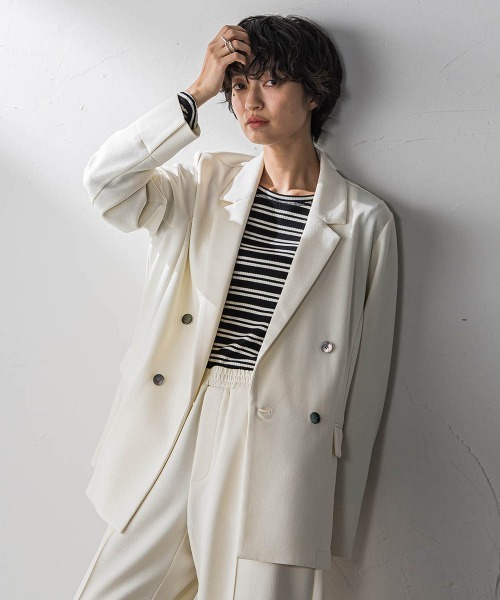 MAYSON GREY(メイソングレイ)の「【えらべるSET UP】叶えるダブルブレストジャケット≪手洗い可能≫(ダウンジャケット/コート・レディース・オフホワイト/ブラック・M)」の1枚目の写真