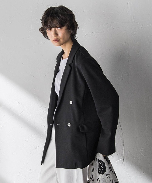 MAYSON GREY(メイソングレイ)の「【えらべるSET UP】叶えるダブルブレストジャケット≪手洗い可能≫(ダウンジャケット/コート・レディース・オフホワイト/ブラック・M)」の4枚目の写真