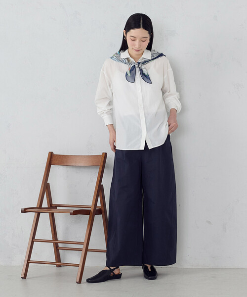 COMME CA ISM（コムサイズム）の「ポリエステルスパンブロード ベーシックシャツ（シャツ/ブラウス・レディース・サックスブルー/ホワイト・MEDIUM/LARGE）」の3枚目の写真