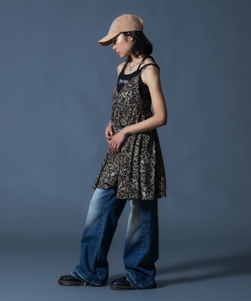 X-girl（エックスガール）の「LOGO MARK STUDDED 6PANEL CAP（キャップ・レディース・ブラック/ベージュ/カモフラージュ・ONE SIZE）」の4枚目の写真