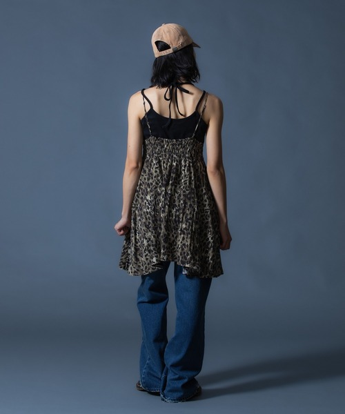 X-girl（エックスガール）の「LOGO MARK STUDDED 6PANEL CAP（キャップ・レディース・ブラック/ベージュ/カモフラージュ・ONE SIZE）」の6枚目の写真