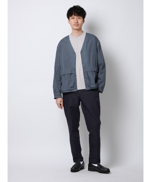 SUIT SQUARE（スーツスクエア）の「FLAT テーパードパンツ ウォッシャブル ストレッチ 速乾 シルキーツイル 無地 裾上げ済み（スラックス・メンズ・ホワイト/ネイビー・M/L/S）」の16枚目の写真