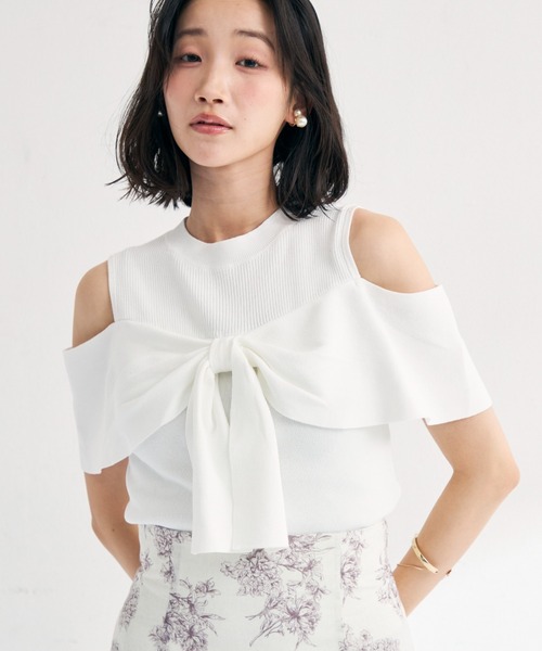 MISCH MASCH(ミッシュマッシュ)の「2026春夏新作 肩開き総針リボンニット(ニット/セーター・レディース・ブラウン/ピンク/ホワイト/ブルー・フリ-)」の9枚目の写真