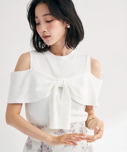 MISCH MASCH(ミッシュマッシュ)の「2026春夏新作 肩開き総針リボンニット(ニット/セーター・レディース・ブラウン/ピンク/ホワイト/ブルー・フリ-)」の10枚目の写真