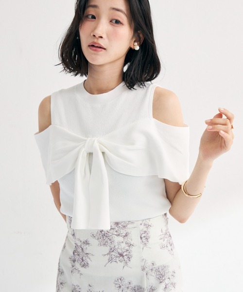 MISCH MASCH(ミッシュマッシュ)の「2026春夏新作 肩開き総針リボンニット(ニット/セーター・レディース・ブラウン/ピンク/ホワイト/ブルー・フリ-)」の19枚目の写真
