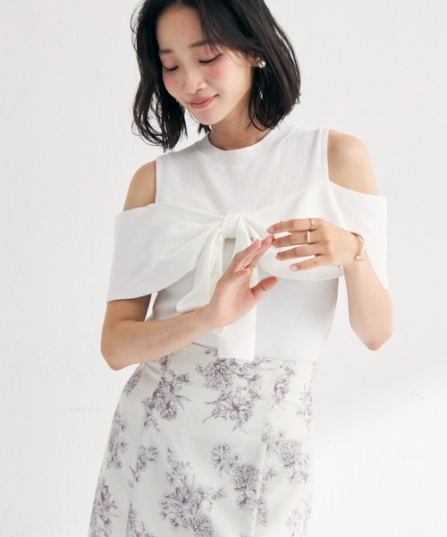 MISCH MASCH(ミッシュマッシュ)の「2026春夏新作 肩開き総針リボンニット(ニット/セーター・レディース・ブラウン/ピンク/ホワイト/ブルー・フリ-)」の13枚目の写真