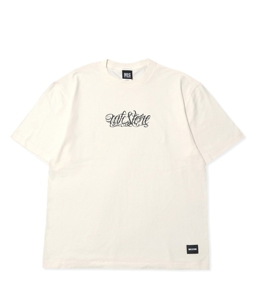 MFC STORE（エムエフシーストア）の「MFC STORE TATTOO SCRIPT AGED S/S TEE（Tシャツ/カットソー・メンズ・ホワイト系/レッド系/グレー系/ネイビー系/ブラック系・S/M/L/XL）」の2枚目の写真