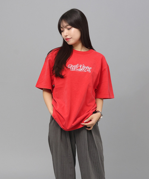 MFC STORE（エムエフシーストア）の「MFC STORE TATTOO SCRIPT AGED S/S TEE（Tシャツ/カットソー・メンズ・ホワイト系/レッド系/グレー系/ネイビー系/ブラック系・S/M/L/XL）」の5枚目の写真