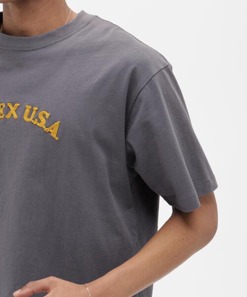 AVIREX(アヴィレックス)の「CHAIN STITCH EMBROIDERY T-SHIRT / チェーンステッチ エンブロイダリー Tシャツ / AVIREX / アヴィレックス(Tシャツ/カットソー・メンズ・ネイビー/チャコールグレー/キナリ・L/2XL/XL/M)」の7枚目の写真