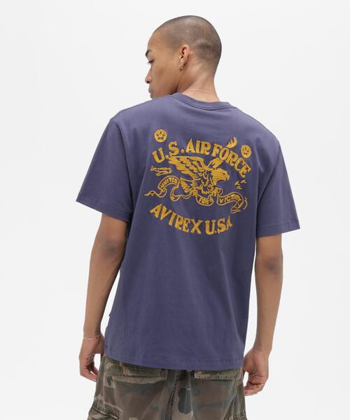 AVIREX(アヴィレックス)の「CHAIN STITCH EMBROIDERY T-SHIRT / チェーンステッチ エンブロイダリー Tシャツ / AVIREX / アヴィレックス(Tシャツ/カットソー・メンズ・ネイビー/チャコールグレー/キナリ・L/2XL/XL/M)」の4枚目の写真