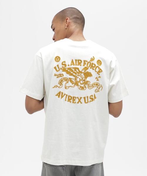 AVIREX(アヴィレックス)の「CHAIN STITCH EMBROIDERY T-SHIRT / チェーンステッチ エンブロイダリー Tシャツ / AVIREX / アヴィレックス(Tシャツ/カットソー・メンズ・ネイビー/チャコールグレー/キナリ・L/2XL/XL/M)」の6枚目の写真