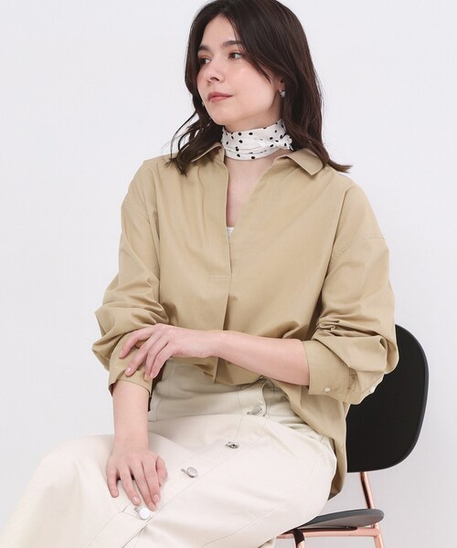 OPAQUE.CLIP(オペークドットクリップ)の「バックシャンスキッパーシャツ【洗濯機OK】(シャツ/ブラウス・レディース・ベージュ/ホワイト/ブルー系7・00)」の2枚目の写真