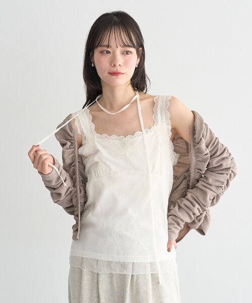 earth music&ecology（アースミュージックアンドエコロジー）の「【2WAY/紐取り外し可能】総レースホルターネックキャミソール（キャミソール・レディース・ブラック/オフホワイト/イエロー・M/S）」の18枚目の写真