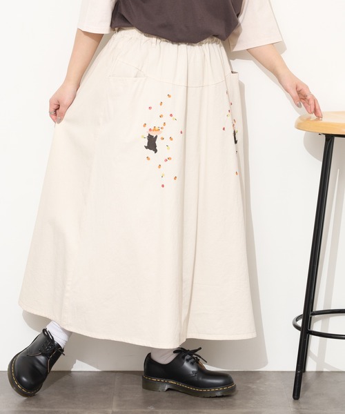 EMAGO ﾌﾙｰﾂ摘み刺繍ｽｶｰﾄ