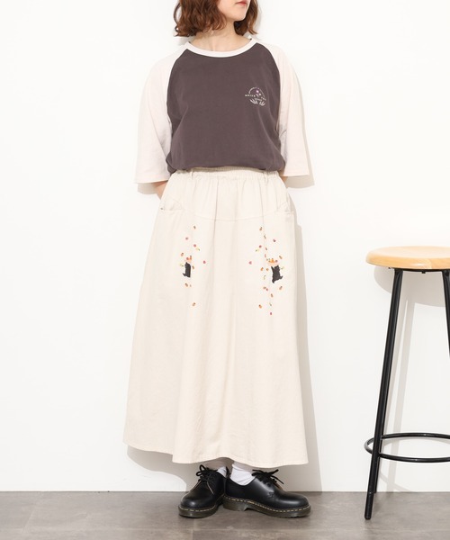Emago(イマゴ)の「EMAGO フルーツ摘み刺繍スカート(スカート・レディース・アイボリー/ブラック/マスタード・FREE)」の9枚目の写真