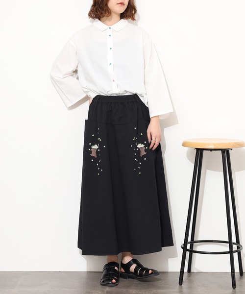 Emago(イマゴ)の「EMAGO フルーツ摘み刺繍スカート(スカート・レディース・アイボリー/ブラック/マスタード・FREE)」の16枚目の写真