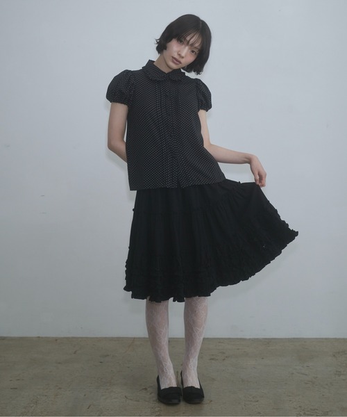 FEKETE（フェケテ）の「dot frill puff sleeve blouse / ドットフリルパフスリーブブラウス（シャツ/ブラウス・レディース・ブラック/ホワイト・MEDIUM/SMALL/LARGE）」の6枚目の写真