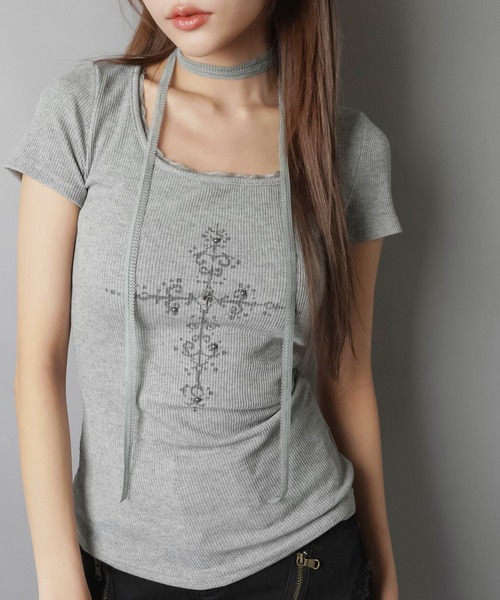 SPINNS(スピンズ)の「【セットアイテム】タイ付きピタカットソー/クロス/ストール付き/平成ギャル(Tシャツ/カットソー・レディース・アイボリー/チャコール/グレー・ONESIZE)」の18枚目の写真