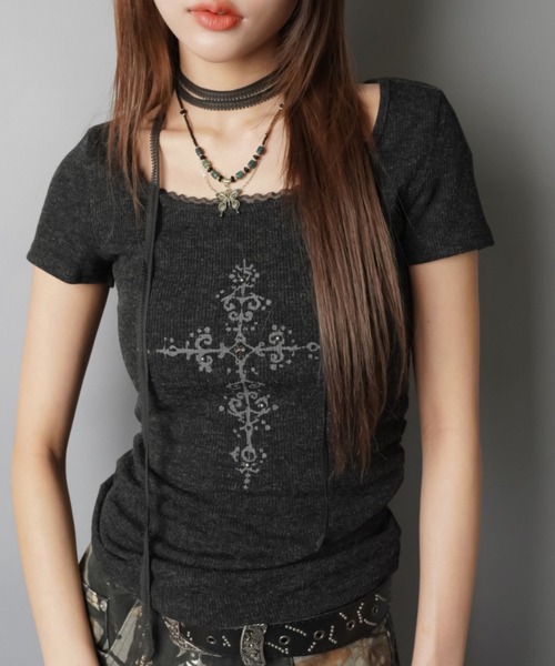 SPINNS(スピンズ)の「【セットアイテム】タイ付きピタカットソー/クロス/ストール付き/平成ギャル(Tシャツ/カットソー・レディース・アイボリー/チャコール/グレー・ONESIZE)」の13枚目の写真