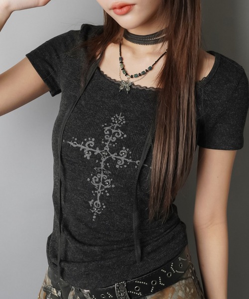 SPINNS(スピンズ)の「【セットアイテム】タイ付きピタカットソー/クロス/ストール付き/平成ギャル(Tシャツ/カットソー・レディース・アイボリー/チャコール/グレー・ONESIZE)」の14枚目の写真