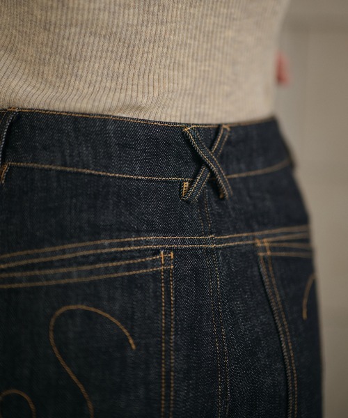 LAULEN(ローレン)の「cross loop high waist indigo denim/クロスループハイウエストインディゴデニム(デニムパンツ・レディース・ネイビー・M/S)」の18枚目の写真