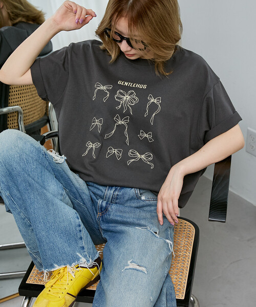PUBLUX（パブリュクス）の「PUBLUX/パブリュクス リボン 刺繍 Tシャツ　限定展開（Tシャツ/カットソー・レディース・ブラウン/ライトグレー/ネイビー/チャコールグレー・ﾌﾘ-）」の7枚目の写真