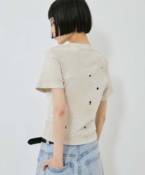 MIHARAYASUHIRO(ミハラヤスヒロ)の「【MIHARA YASUHIRO/ミハラヤスヒロ】EMBELLISHED STICKER TEE/エンベリッシュドステッカーT(Tシャツ/カットソー・レディース・ホワイト/ブラック・38)」の6枚目の写真