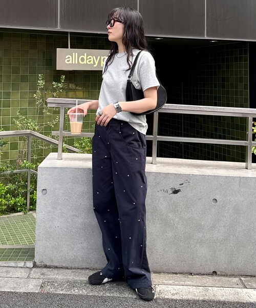 fredy emue(フレディエミュ)の「刺しゅう入りコットンツイルルーズパンツ(その他パンツ・レディース・ネイビー/ブラウン・36/38)」の3枚目の写真