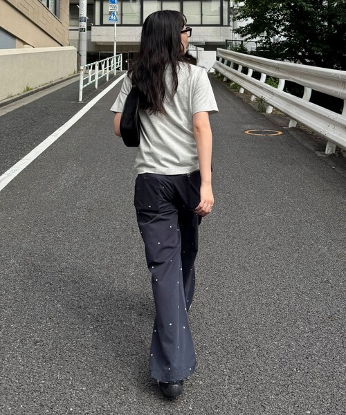 fredy emue(フレディエミュ)の「刺しゅう入りコットンツイルルーズパンツ(その他パンツ・レディース・ネイビー/ブラウン・36/38)」の6枚目の写真