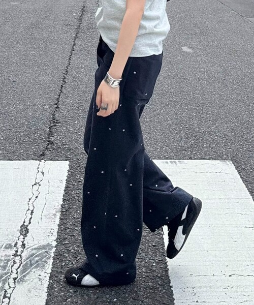 fredy emue(フレディエミュ)の「刺しゅう入りコットンツイルルーズパンツ(その他パンツ・レディース・ネイビー/ブラウン・36/38)」の7枚目の写真