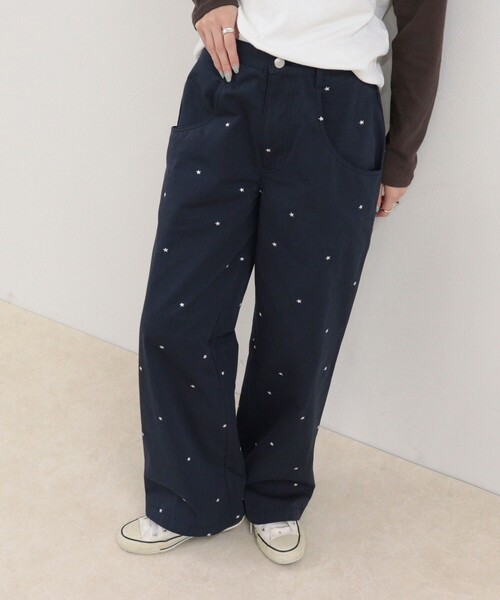 fredy emue(フレディエミュ)の「刺しゅう入りコットンツイルルーズパンツ(その他パンツ・レディース・ネイビー/ブラウン・36/38)」の20枚目の写真