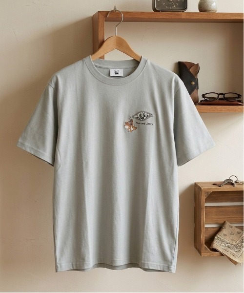 Tom&Jerry(トムアンドジェリー)の「【TOM & JERRY/トムとジェリー】キャラクターワンポイント刺繍半袖Tシャツ(DRY) ユニセックス(Tシャツ/カットソー・メンズ・ネイビー/ライトグリーン/サーモンピンク/グレイッシュベージュ・MEDIUM/LARGE)」の2枚目の写真